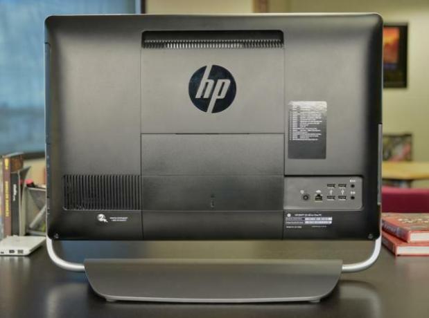 Tylne porty HP Envy 23 w jednym komputerze stacjonarnym