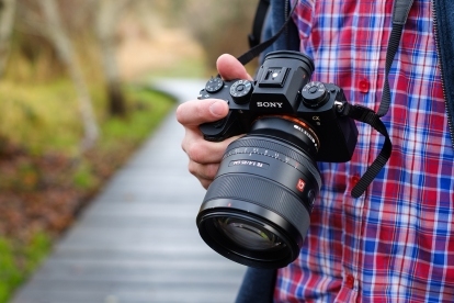 „Sony“ veidrodinių fotoaparatų pasiūlymai reiškia iki 1 tūkst. USD nuolaidą viso kadro fotoaparatams