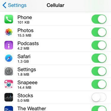 Safari mora biti vklopljen v možnostih Cellular.