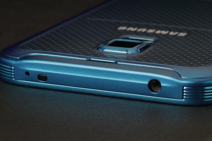 Górne gniazdo słuchawkowe Samsunga Galaxy S5 Sport