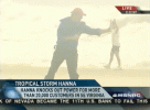 Uraganul Sandy: 7 videoclipuri cu un reporter meteo eșuează în furtunile anterioare