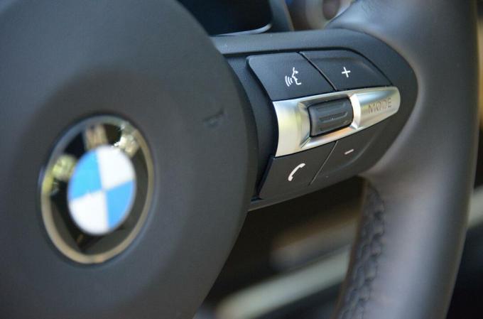 2013 BMW 328i レビュー M スポーツ インテリア ステアリング ホイール コントロール