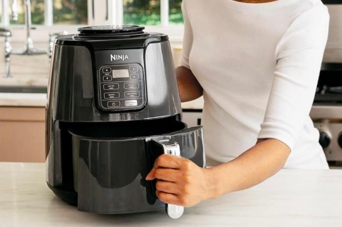 Aanrechtafbeelding van de Ninja Airfryer.