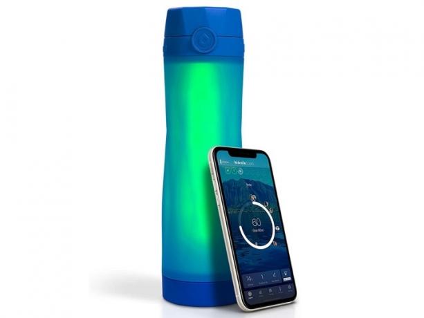 Die intelligente Wasserflasche Hidrate Spark 3 mit der Hidrate-App.