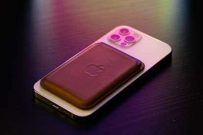 Carteira de couro magsafe para iPhone 12.
