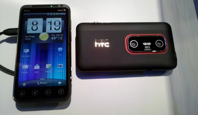 ctia-2011-htc-evo-3d-vorne-und-rückseite