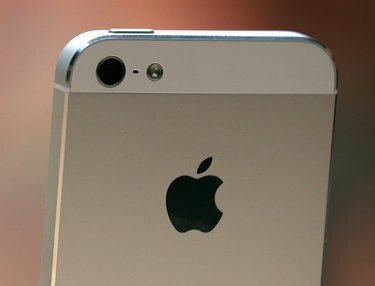 Apple iPhone 5'i Tanıttı