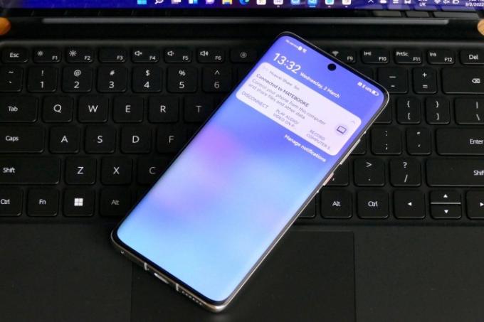 Huawei P50 Pro mit MateBook E verbunden.