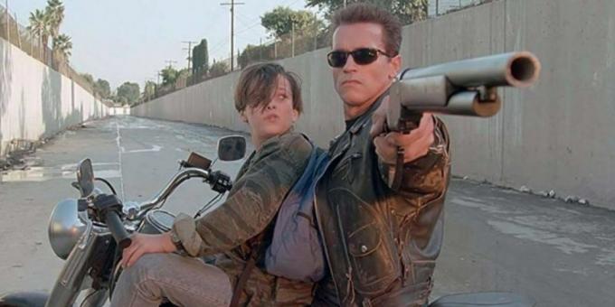 John Conner et Terminator roulent en moto dans T2
