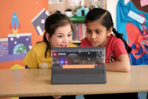„Kano“ bendradarbiauja su „Microsoft“, kad sukurs pirmąjį „pasidaryk pats“ „Windows“ kompiuterį vaikams