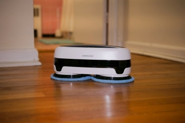 Samsung Jetbot Mop იატაკზე