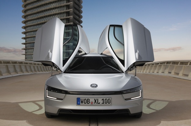 VOLKSWAGEN XL1 aerodynamická karoserie futuristické dveře