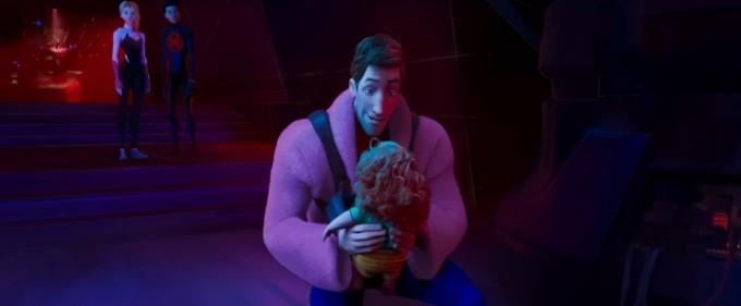 Peter B. Parker cu Mayday, Miles și Gwen în „Spider-Man: Across the Spider-Verse”.