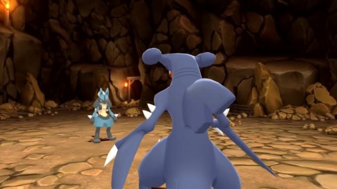 Garchomp se enfrenta a Lucario.