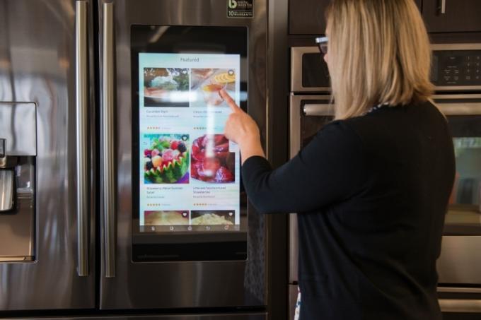 Огляд холодильника Samsung Family Hub