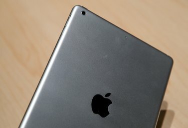 „Apple“ pristato naujas populiaraus „iPad“ versijas