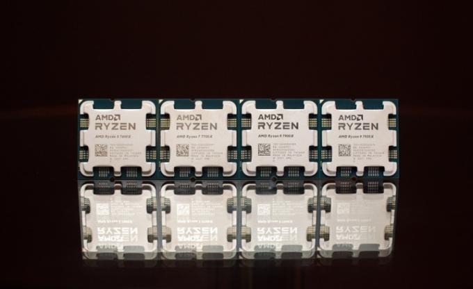 Una foto grupal de las CPU Ryzen 7000.