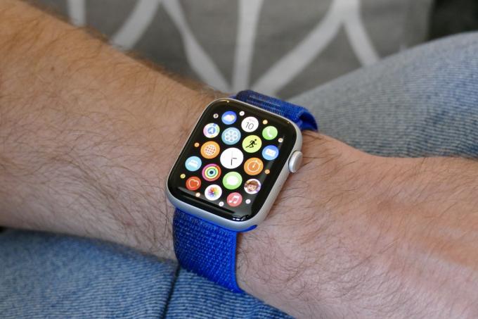 Apple Watch SE 2의 앱 그리드 보기.