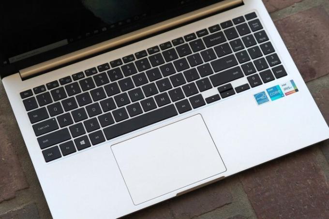 „Samsung Galaxy Book“ klaviatūra ir valdymo pultas verslui.