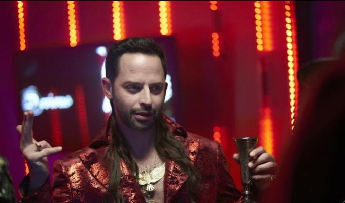 Nick Kroll jouant Simon the Devious dans la série What We Do in the Shadows de FX.