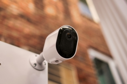 Arlo Pro 4 Spotlight kamera