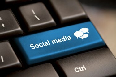 Socialinės medijos klaviatūra