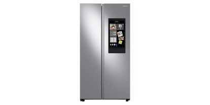 Samsung viedais ledusskapis uz balta fona.