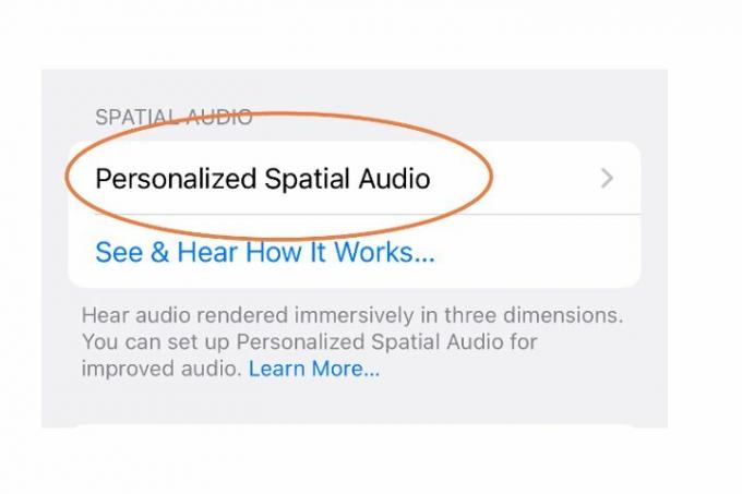 Razdelek za prostorski zvok v nastavitvah slušalk AirPods.