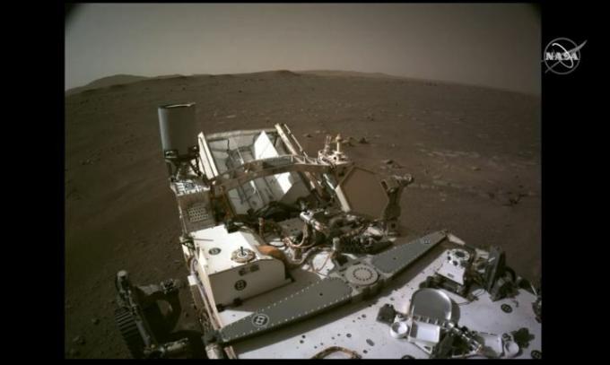 Prva slika Marsa, ki jo je posnela inženirska kamera podjetja Perseverance