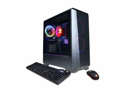 CyberPowerPC Gamer Master PC с клавиатура и мишка на бял фон.