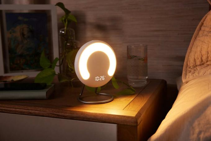 Amazon Halo Rise menampilkan lampu bangun.