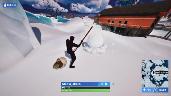 Daredevil uderzający śnieżką w Fortnite.