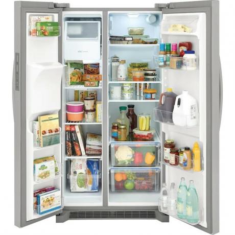Frigidaire FRSS26L3AF 문이 열려 있는 냉장고.