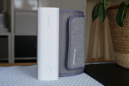 Withings BPM Connect 血圧モニター。