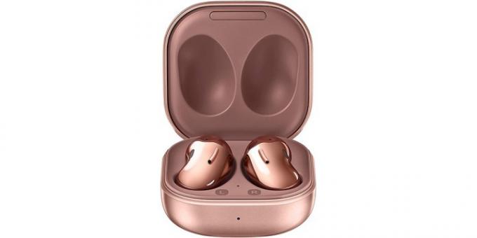 Samsung Galaxy Buds Hidup dengan latar belakang putih.