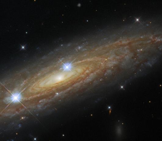 Hubbleův snímek zachycuje ohromující spirální galaxii v Aquile