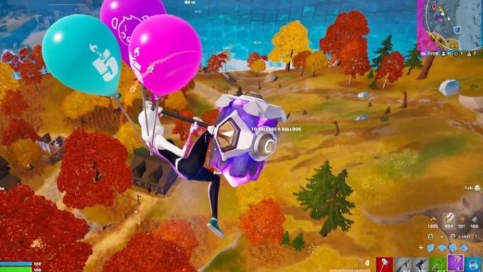 Spider-Gwen potuje z baloni in kladivom Shockwave v igri Fortnite.