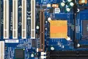 Hva er en standard Dual Channel PCI IDE-kontroller?