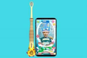 As crianças vão adorar escovar os dentes com esta escova de dentes AR