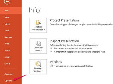 เปิดเมนูตัวเลือกเพื่อเพิ่มคำสั่งใน Ribbon ของ PowerPoint