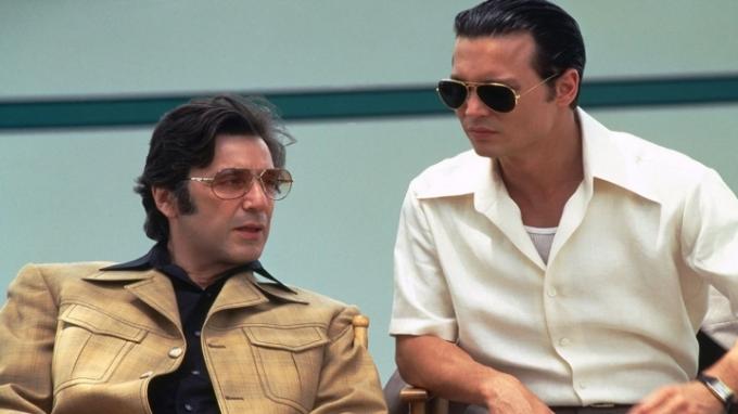 Mike Newelli lavastatud Donnie Brasco peaosades mängivad Al Pacino ja Johnny Depp.