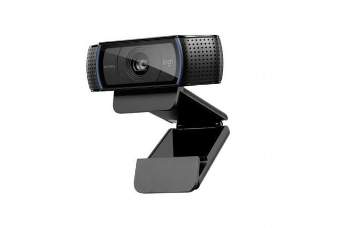 Spletna kamera Logitech C920x HD Pro na beli podlagi.