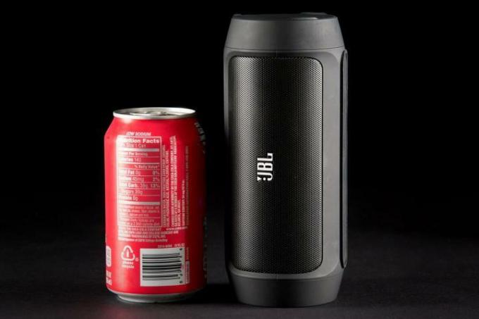 JBL Charge 2 Coke-ის ქილა