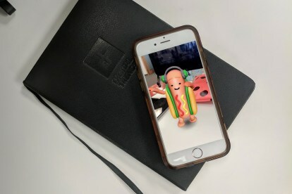 Snapchat winkel hotdog knuffel