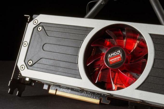 AMD Radeon R9 295X2 arvostelutuuletin