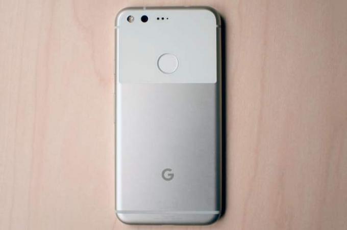 Google Pixel - най-малките смартфони