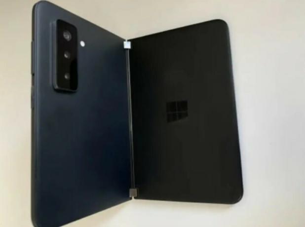 Le Surface Duo 2 maintenant en noir