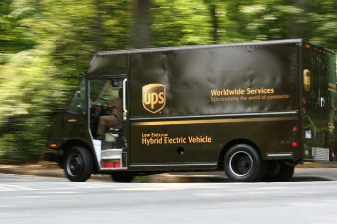 UPSトラック運転