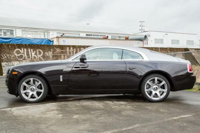 2015-Rolls-Royce-Wraith-ліва сторона