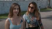 Trailerul Spin Me Round o găsește pe Alison Brie în căutarea dragostei